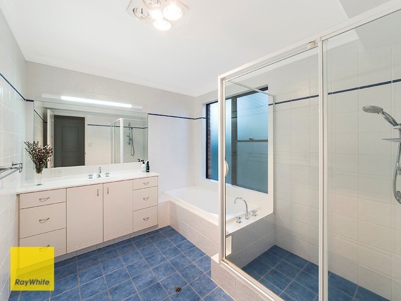 4 Summerfield Place, Gooseberry Hill WA 6076