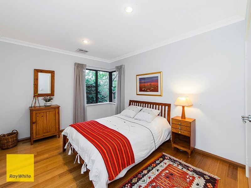 4 Summerfield Place, Gooseberry Hill WA 6076