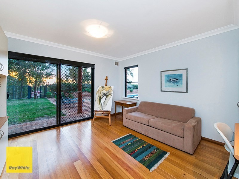 4 Summerfield Place, Gooseberry Hill WA 6076