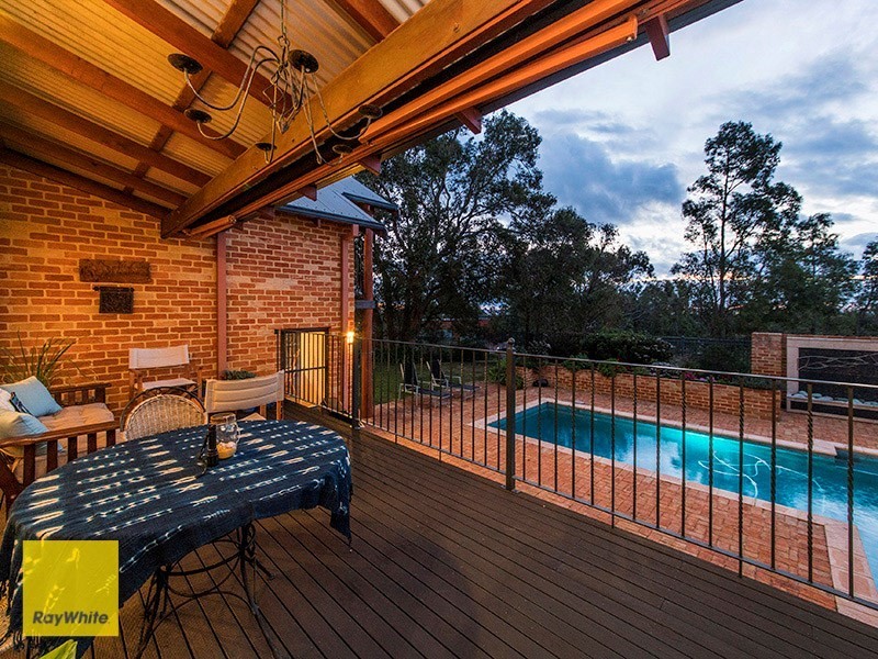 4 Summerfield Place, Gooseberry Hill WA 6076