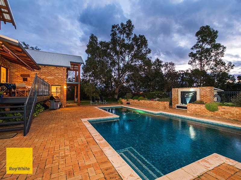 4 Summerfield Place, Gooseberry Hill WA 6076