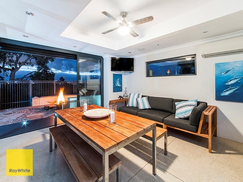 4 Summerfield Place, Gooseberry Hill WA 6076