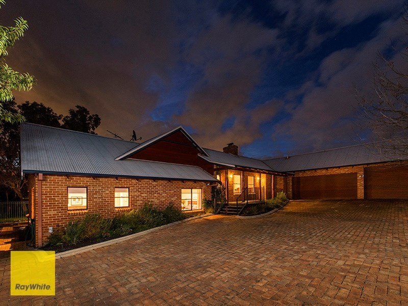 4 Summerfield Place, Gooseberry Hill WA 6076