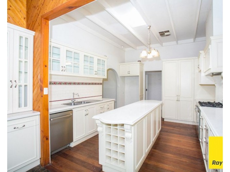 186 Urch Road, Roleystone WA 6111