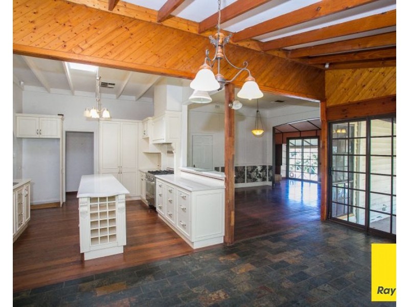 186 Urch Road, Roleystone WA 6111