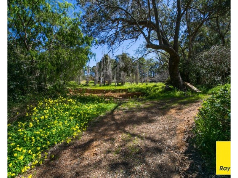 186 Urch Road, Roleystone WA 6111