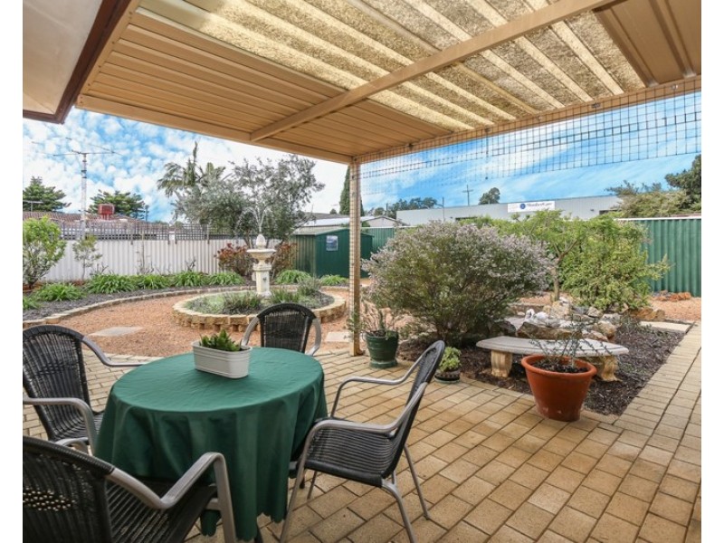 6 Laurel Street, Forrestfield WA 6058