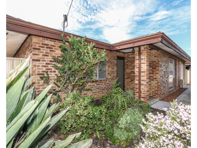 6 Laurel Street, Forrestfield WA 6058