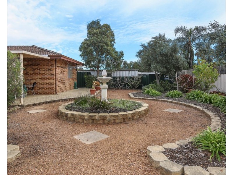 6 Laurel Street, Forrestfield WA 6058