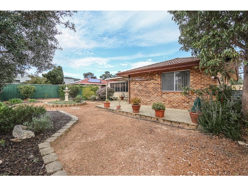 6 Laurel Street, Forrestfield WA 6058