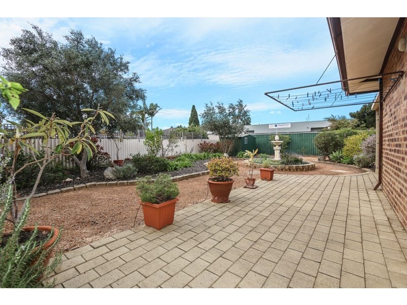 6 Laurel Street, Forrestfield WA 6058