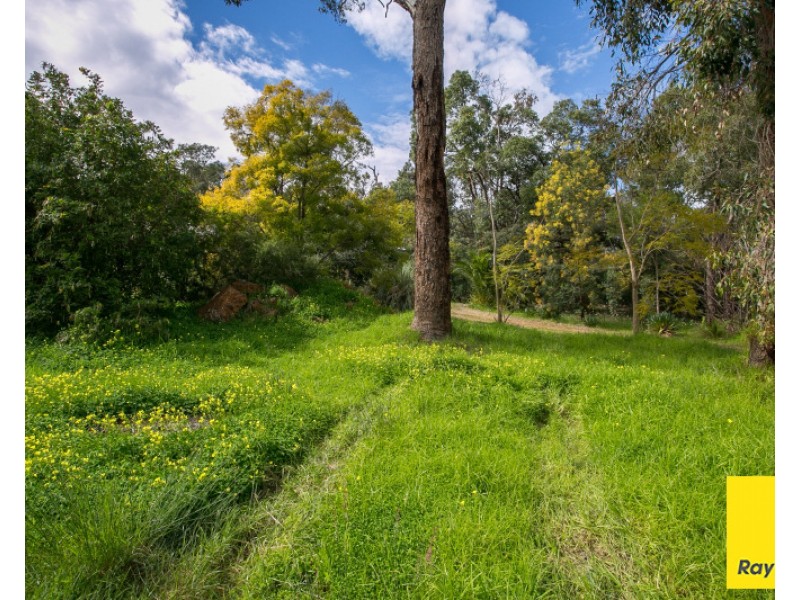 103 Railway Road, Gooseberry Hill WA 6076