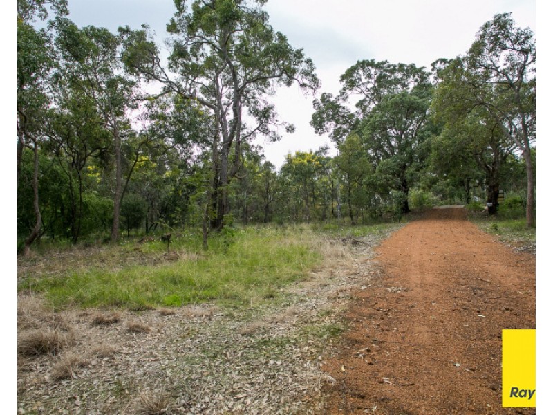 103 Railway Road, Gooseberry Hill WA 6076