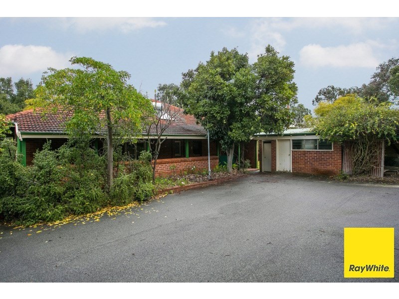 30 Traylen Road, Kalamunda WA 6076