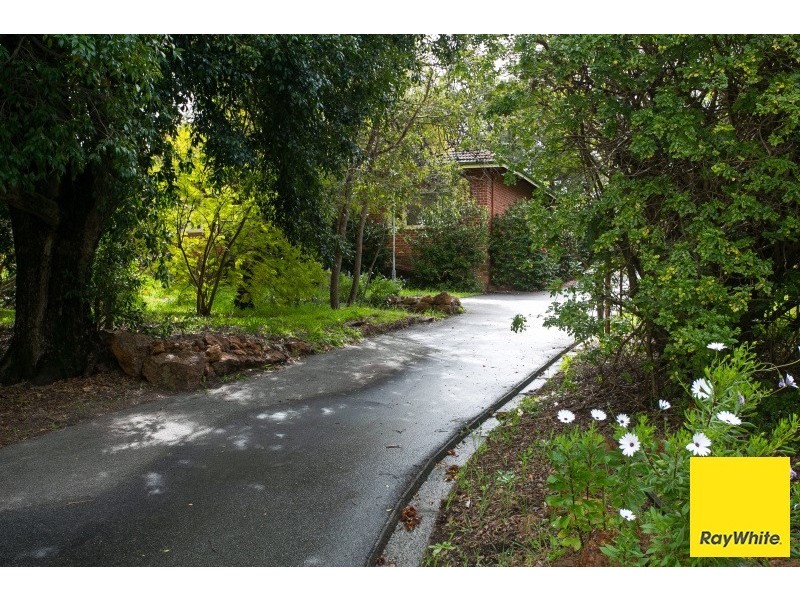 30 Traylen Road, Kalamunda WA 6076