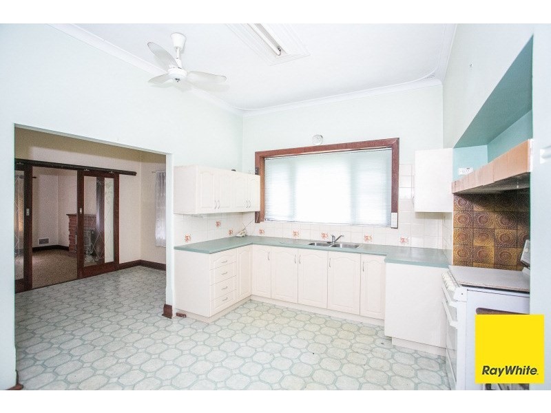 30 Traylen Road, Kalamunda WA 6076