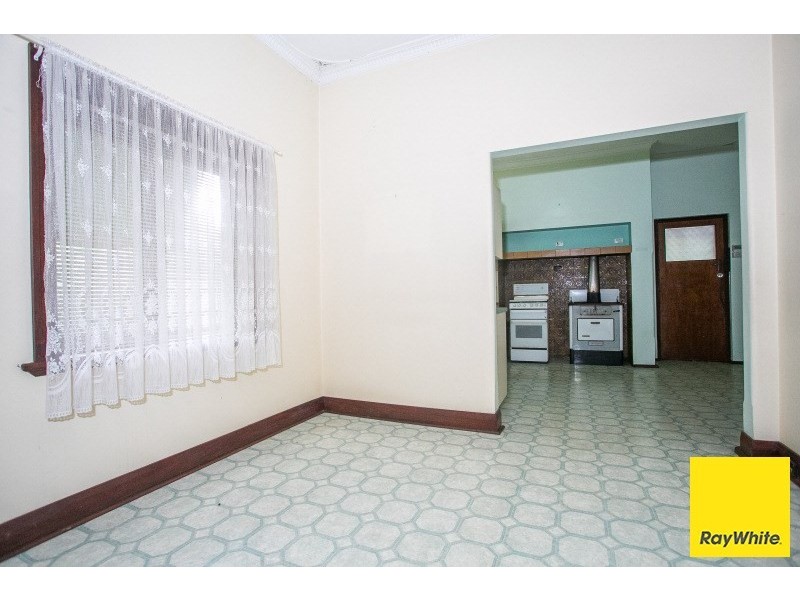 30 Traylen Road, Kalamunda WA 6076