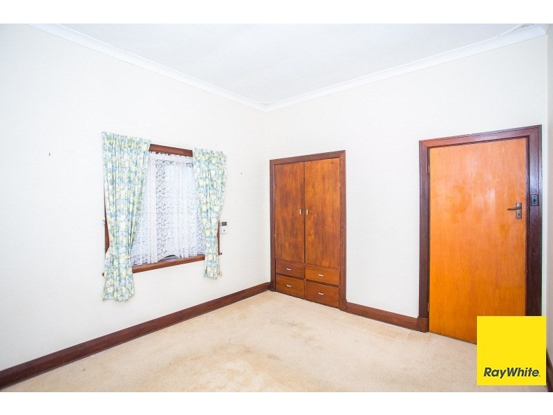 30 Traylen Road, Kalamunda WA 6076