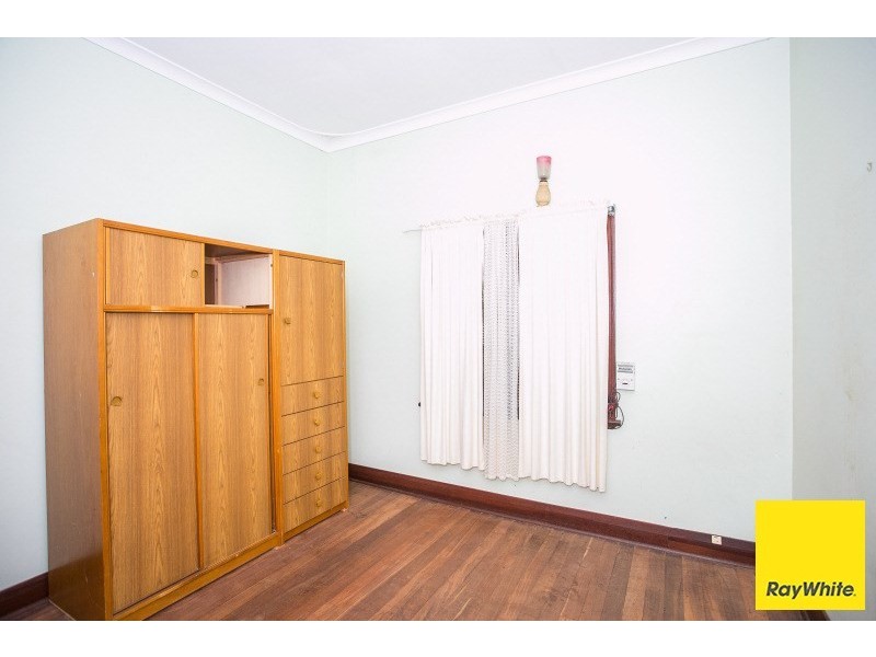 30 Traylen Road, Kalamunda WA 6076