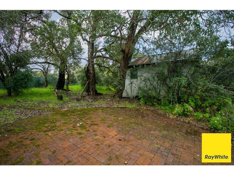 30 Traylen Road, Kalamunda WA 6076