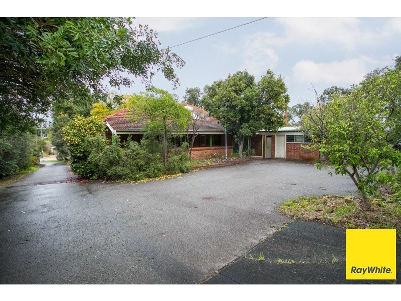 30 Traylen Road, Kalamunda WA 6076