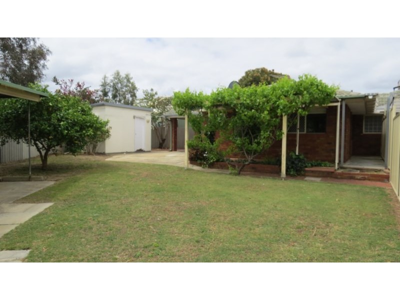 32A Almond Way, Forrestfield WA 6058