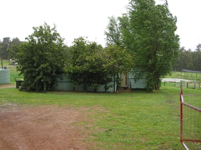 38 Thorne Road, Hacketts Gully WA 6076