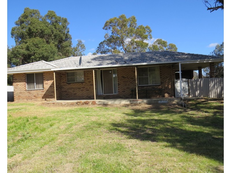 17 Banksia Road, Walliston WA 6076