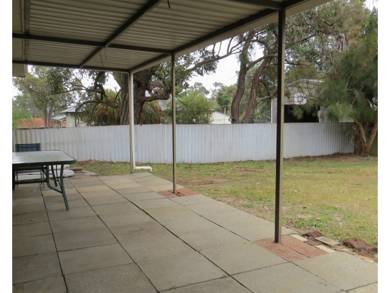 17 Banksia Road, Walliston WA 6076