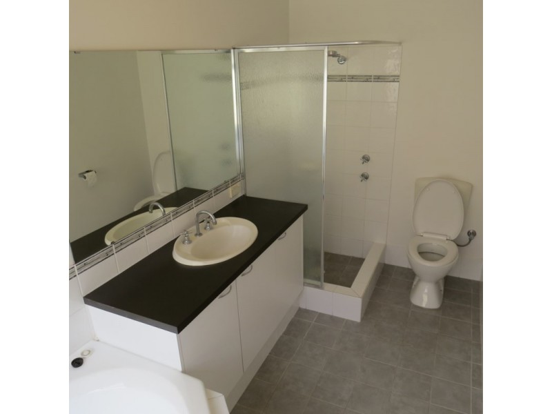 7 Burnett Street, Wattle Grove WA 6107