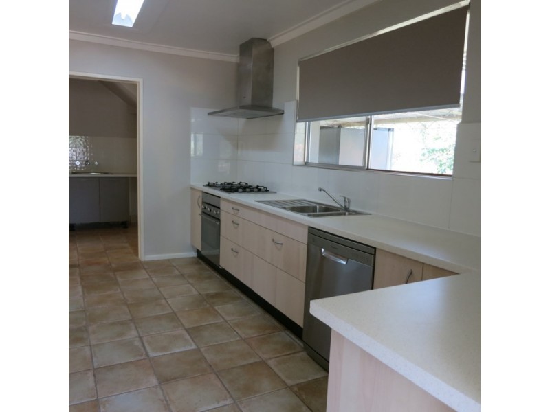 33 Heath Road, Kalamunda WA 6076