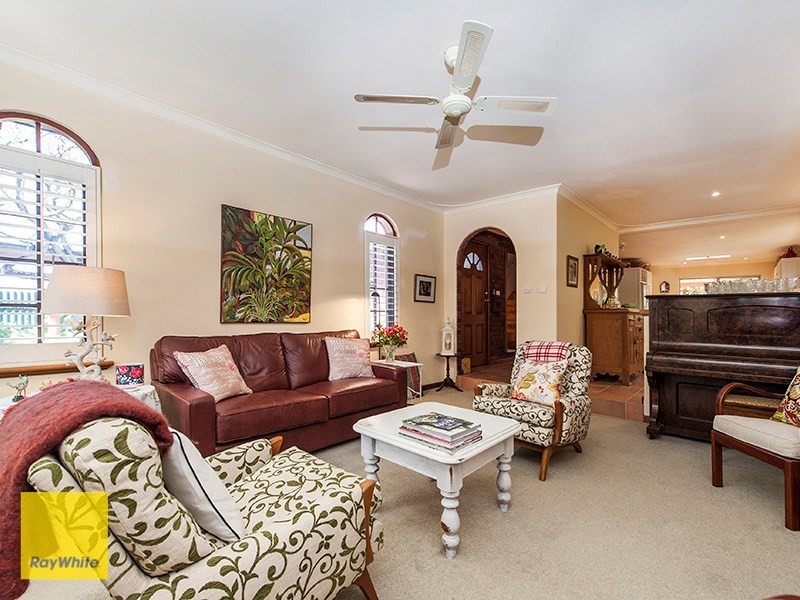 8 Silver Road, Lesmurdie WA 6076