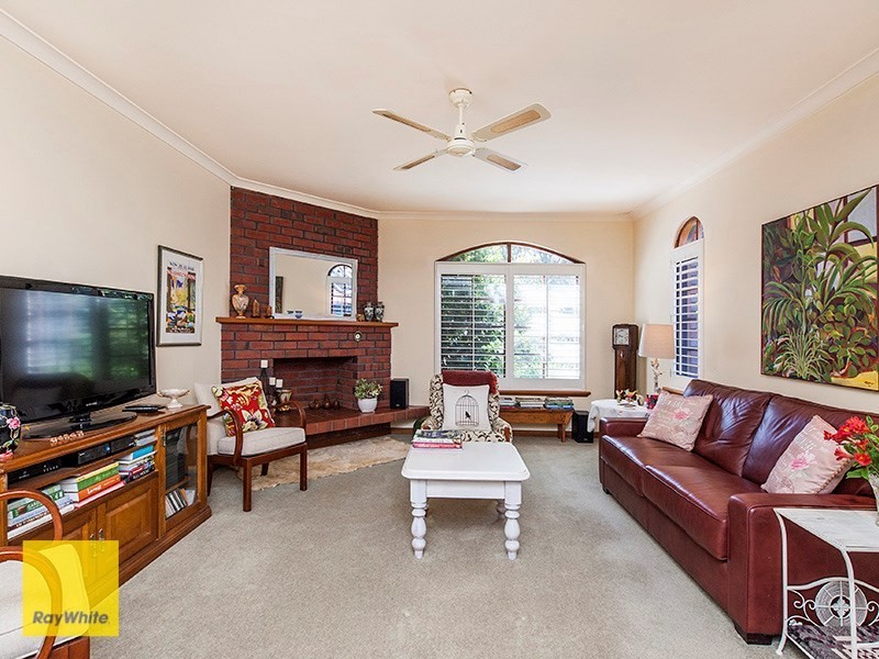 8 Silver Road, Lesmurdie WA 6076