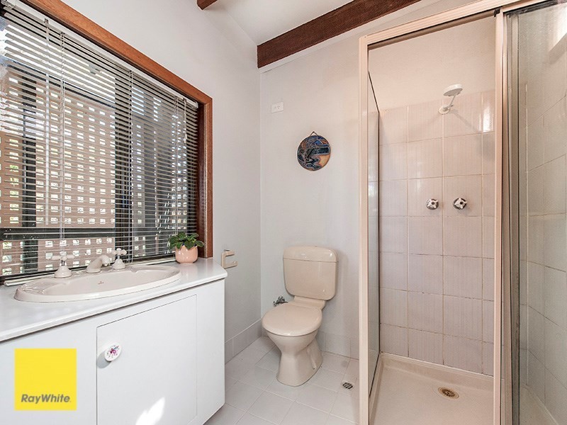 8 Silver Road, Lesmurdie WA 6076