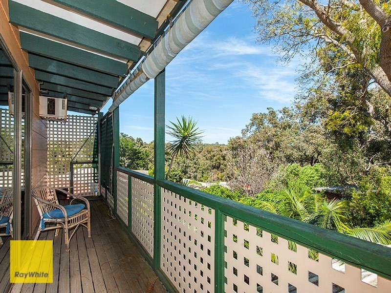 8 Silver Road, Lesmurdie WA 6076