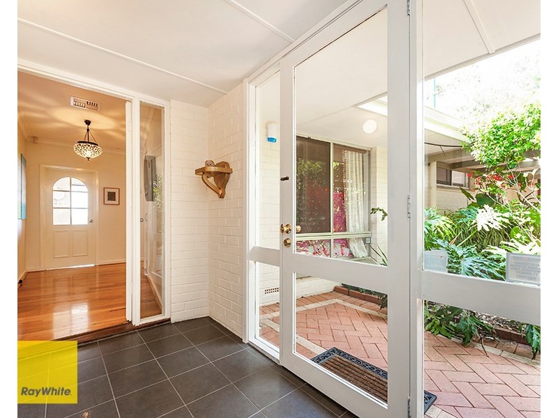 52 Graham Road, Gooseberry Hill WA 6076