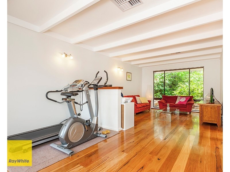 52 Graham Road, Gooseberry Hill WA 6076