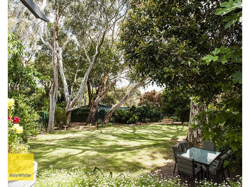 5 Avonia Road, Kalamunda WA 6076