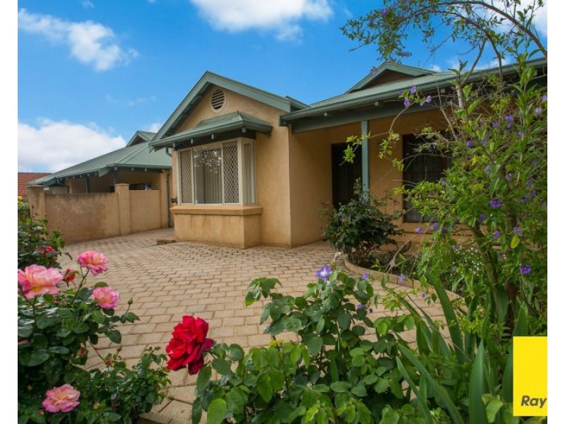 2/3 Dixon Road, Kalamunda WA 6076