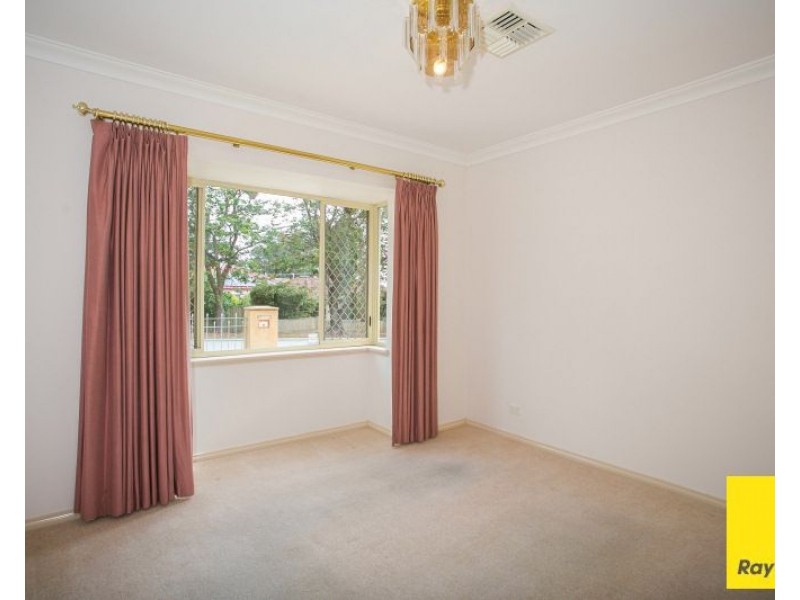 2/3 Dixon Road, Kalamunda WA 6076