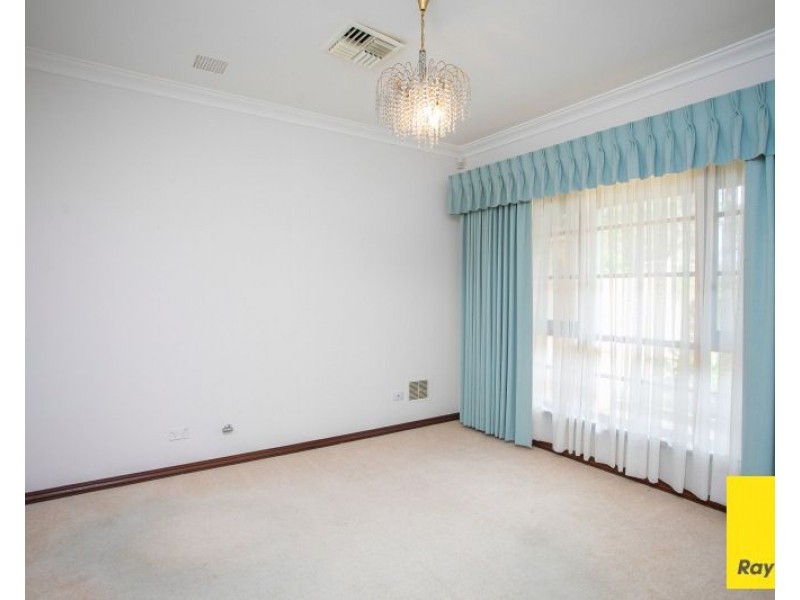 2/3 Dixon Road, Kalamunda WA 6076