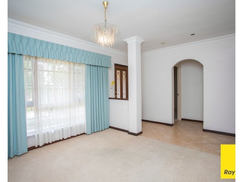 2/3 Dixon Road, Kalamunda WA 6076