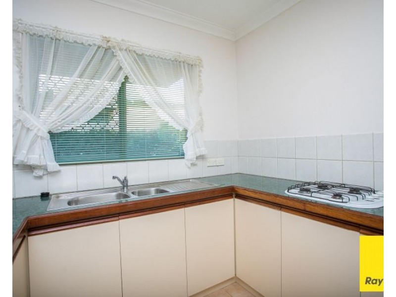 2/3 Dixon Road, Kalamunda WA 6076