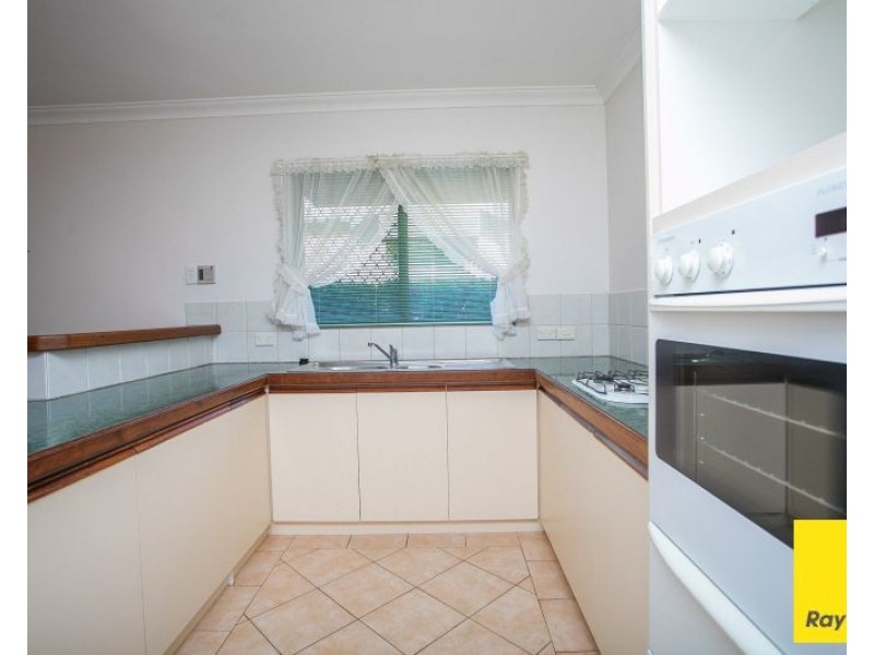 2/3 Dixon Road, Kalamunda WA 6076