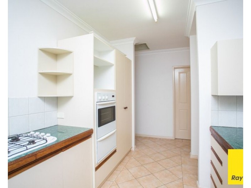 2/3 Dixon Road, Kalamunda WA 6076