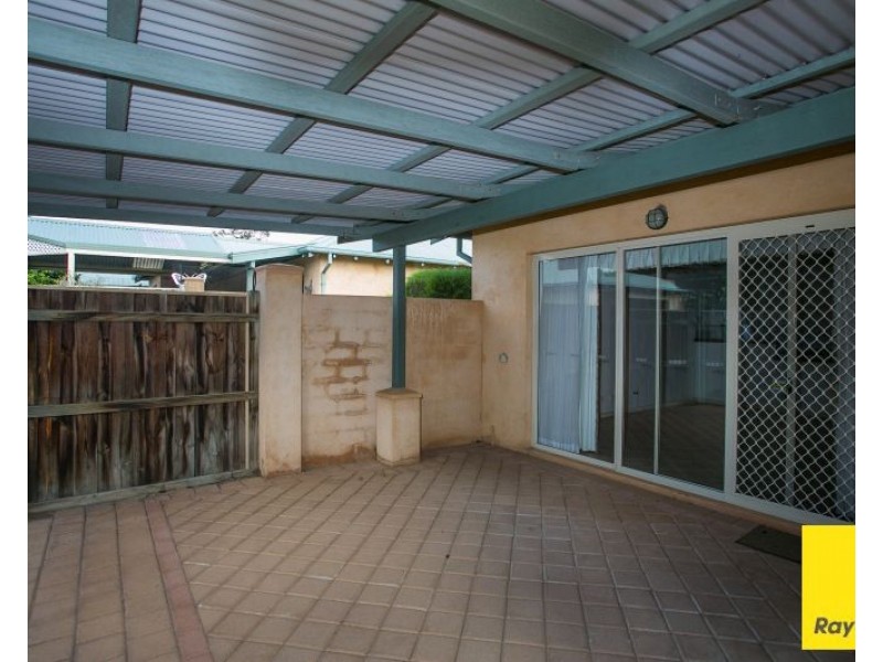 2/3 Dixon Road, Kalamunda WA 6076