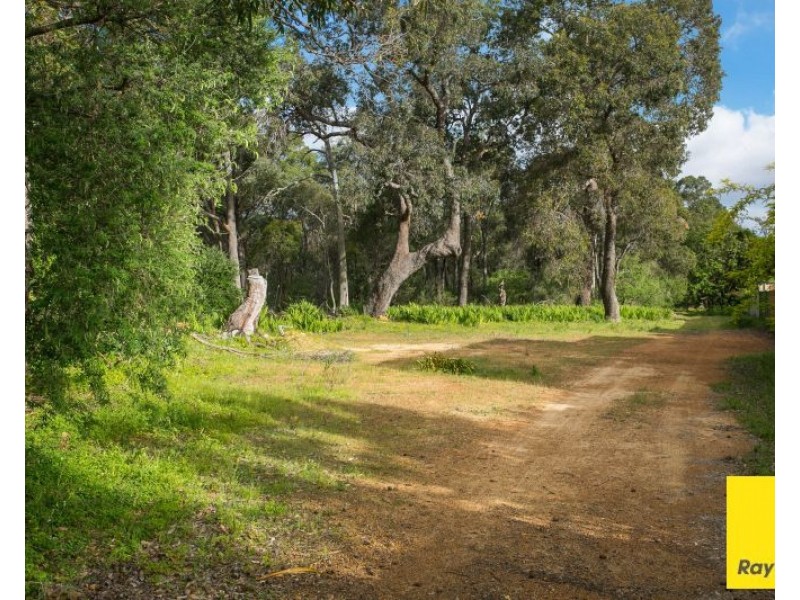 2/3 Dixon Road, Kalamunda WA 6076