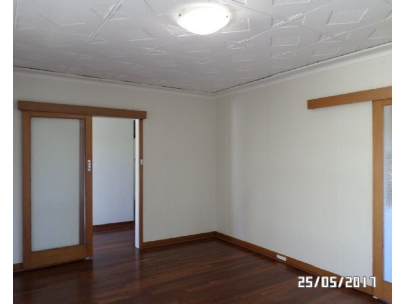 36 Sussex Road, Forrestfield WA 6058