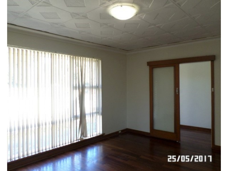36 Sussex Road, Forrestfield WA 6058