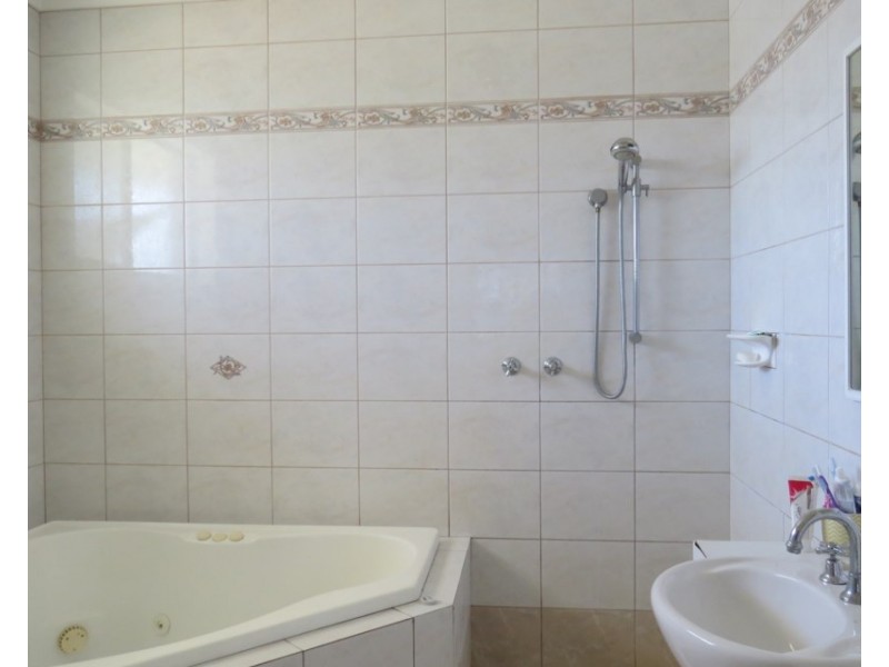 22 Ind Street, Lesmurdie WA 6076